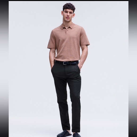 Lululemon Commission Pant Slim-Fit Warpstreme Black *Light
Size 34” inseam 34” - Picture 5 of 15